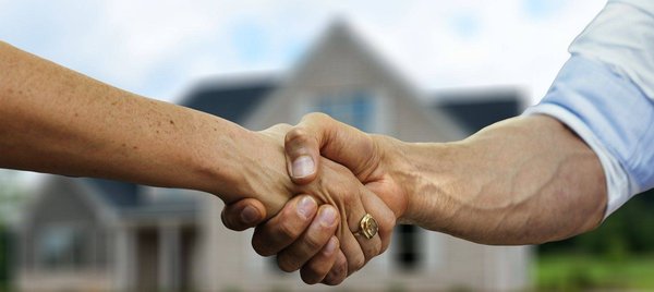 Achat immobilier : Comment bien choisir une maison avec une piscine ?