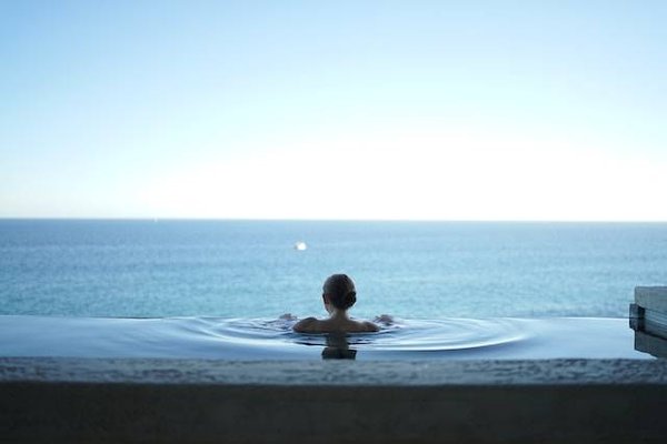 La piscine, un luxe nécessaire pour une maison en Provence ?