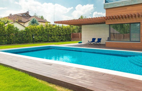 Pourquoi une piscine constitue-t-elle une plus-value pour votre maison ?